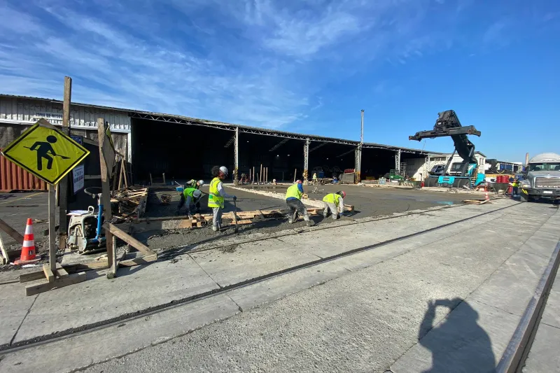 Repavimentación de Taller Mecánico Bodega 7, Puerto Coronel - imagen 12